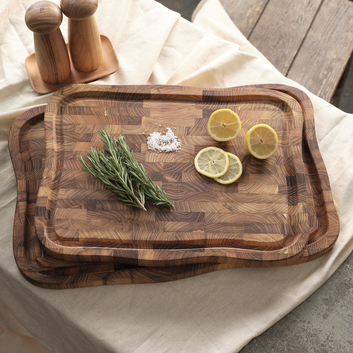RAW Teak cutting board with juice groovy 45 x 33 | Natural
