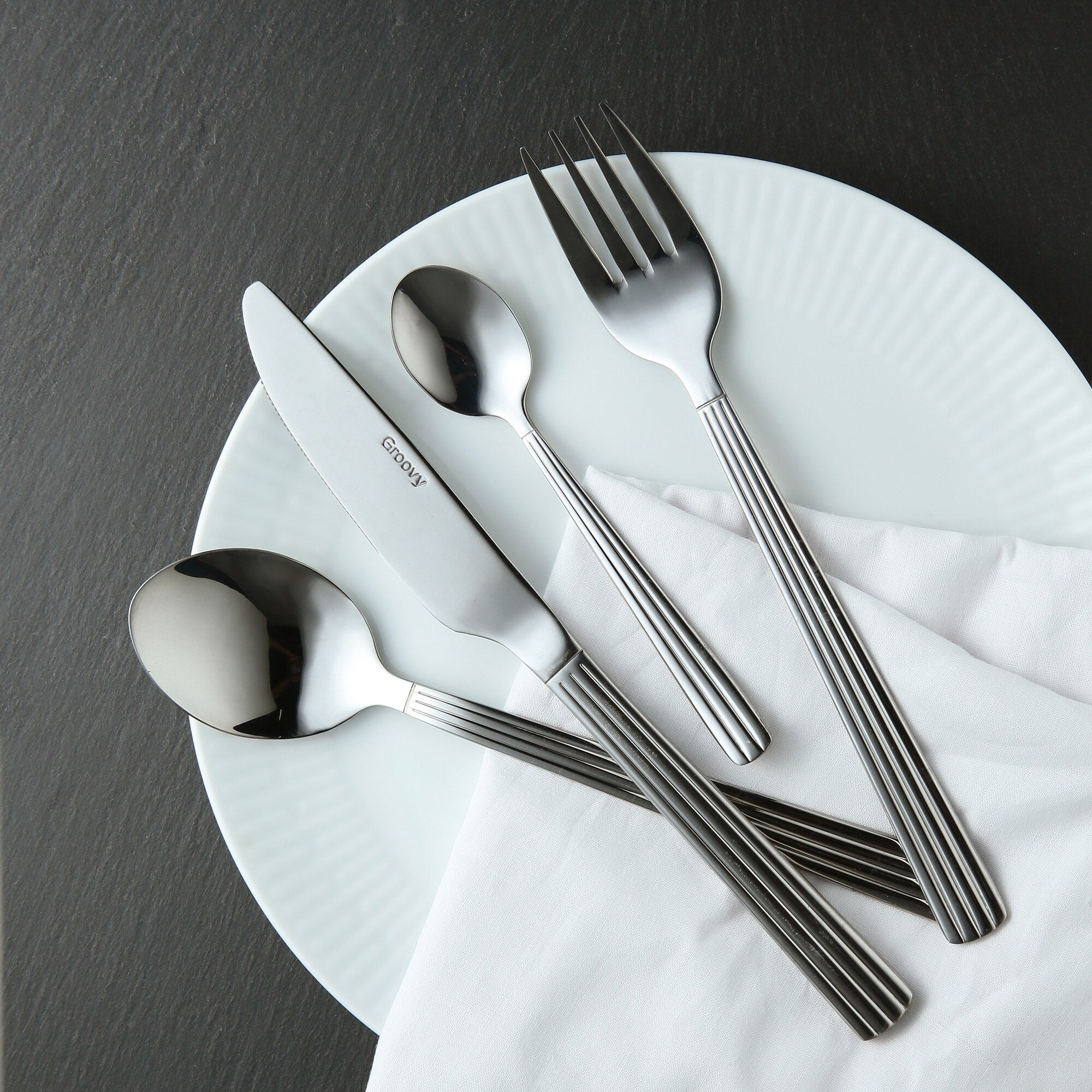 Groovy 16 piece cutlery set | Mirror Polish