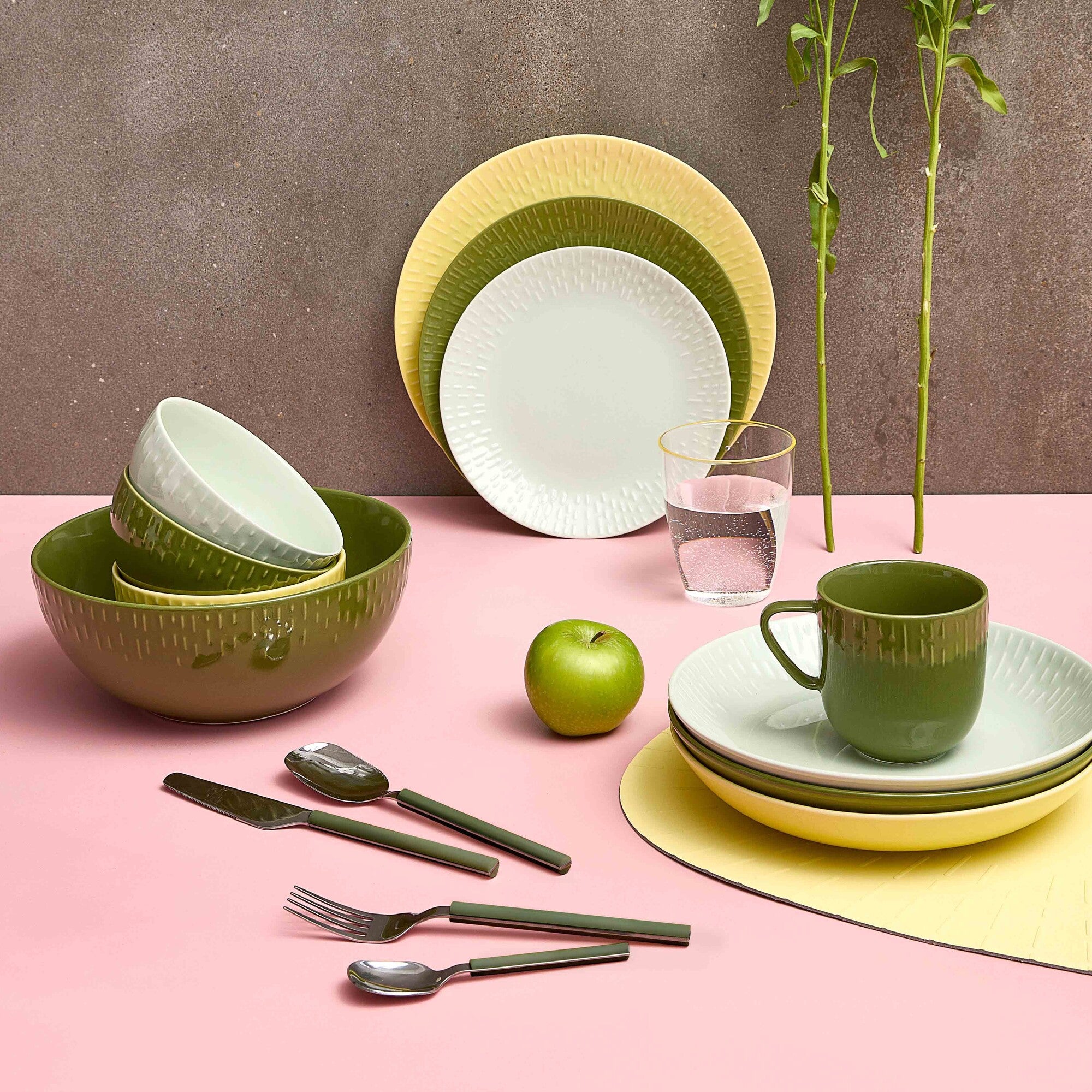 Conteffi 16 piece cutlery | Olive