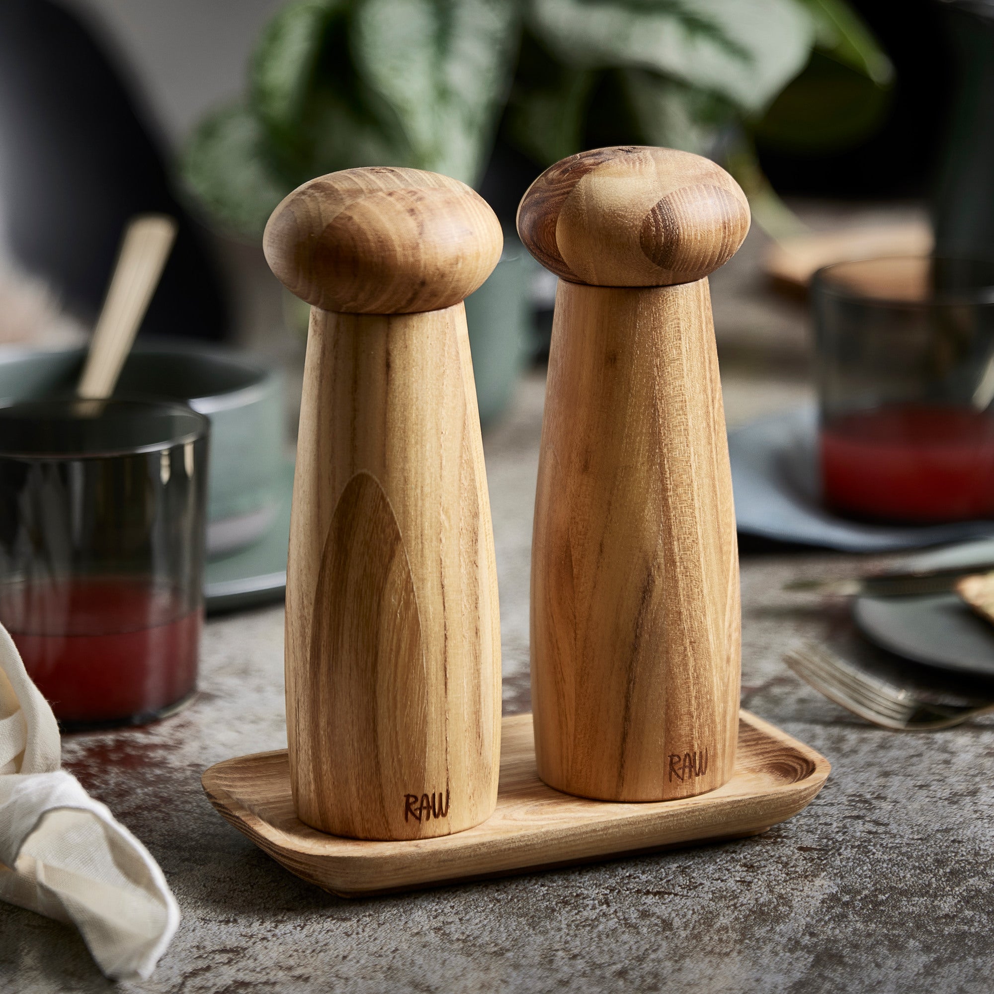 RAW Teak grinder set with tray 3 pieces | Light