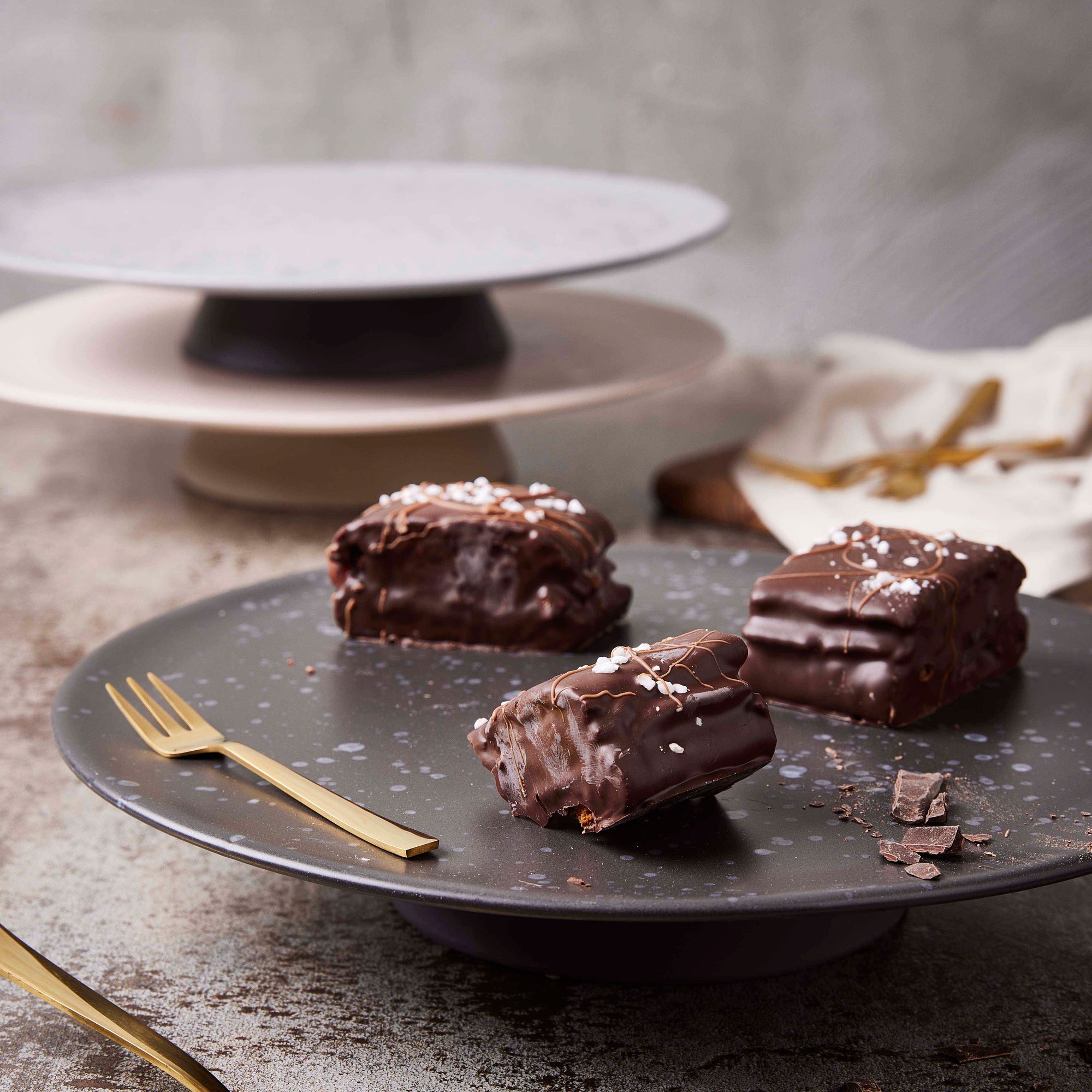 RAW cake stand | Nordic Grey