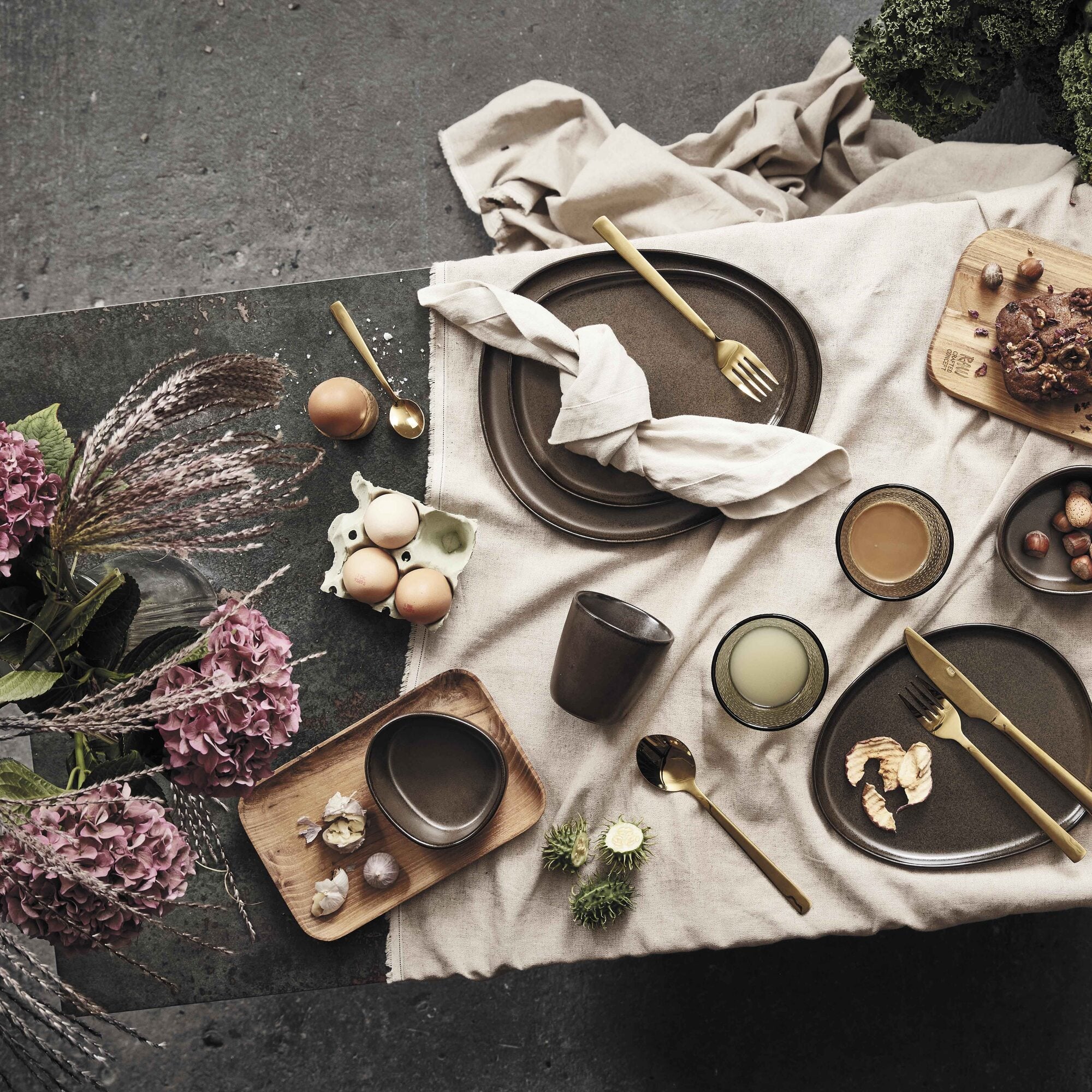 RAW Teak rectangular dinner plate | Natural
