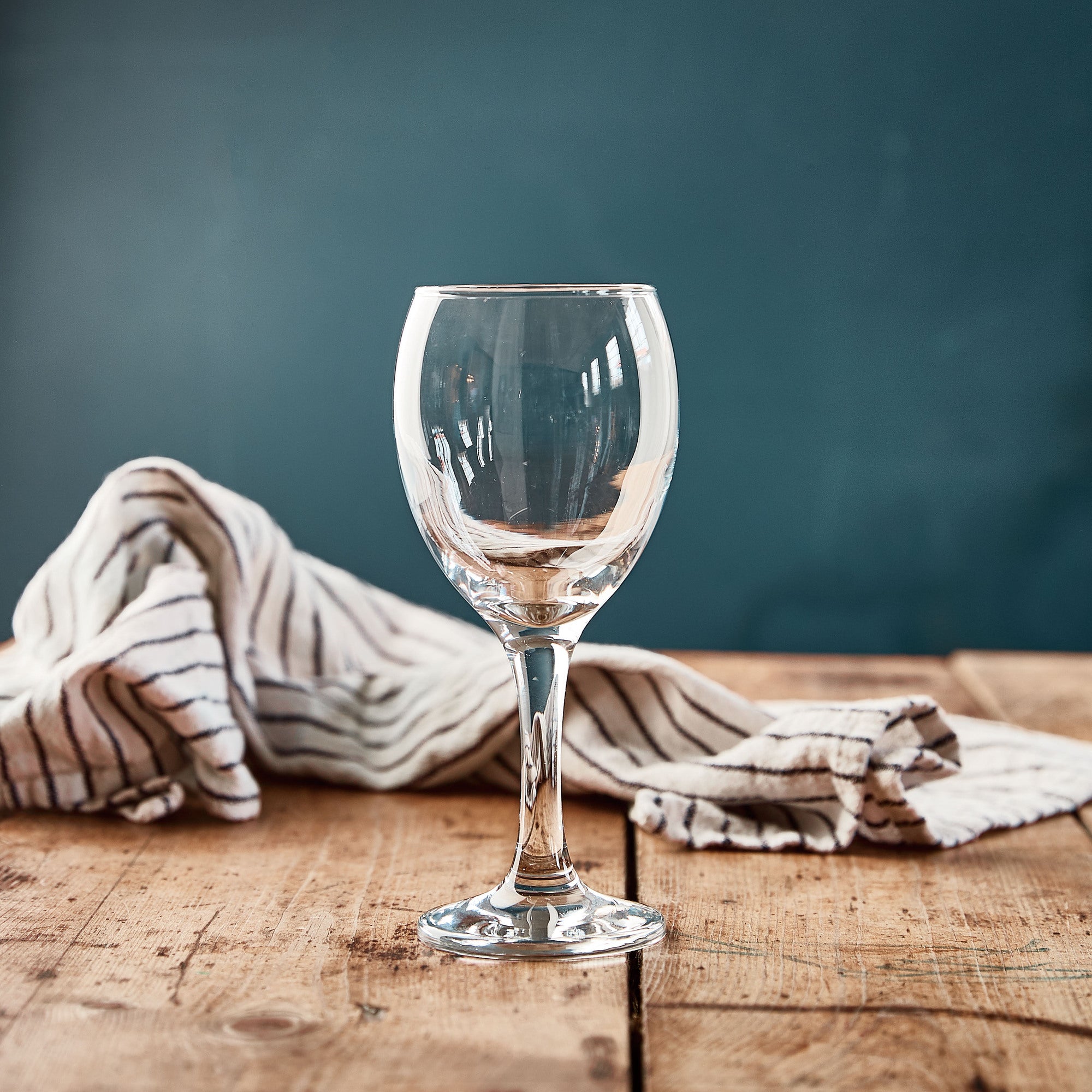 Café white wine glasses | Clear