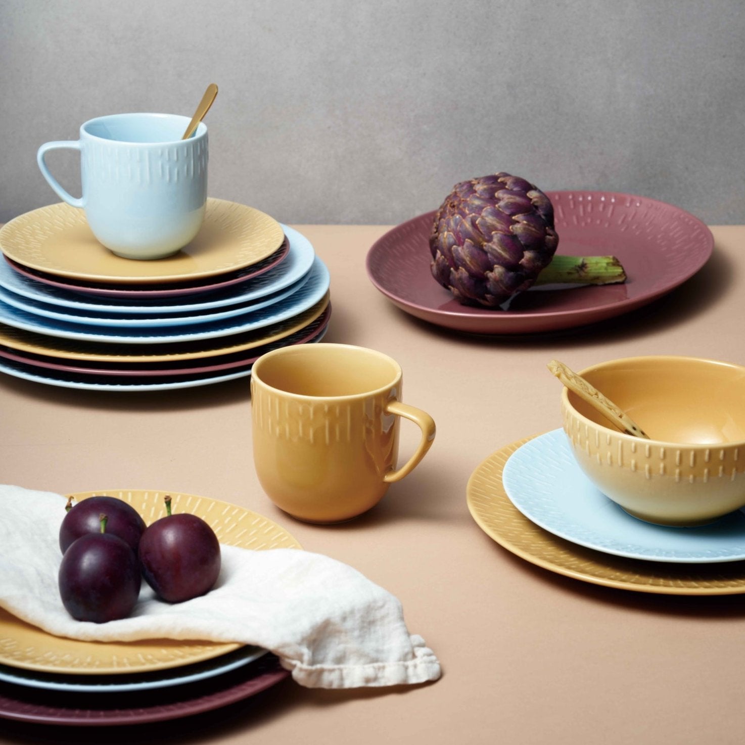Confetti dinner plate | Mustard