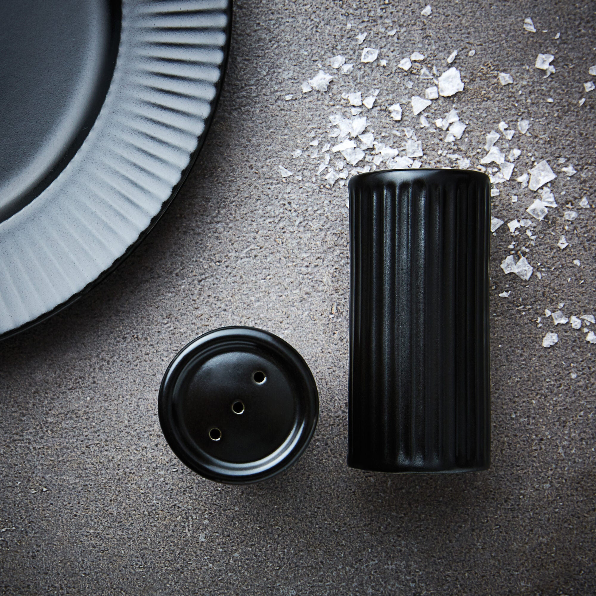 Groovy salt and pepper set 2 pieces | Black