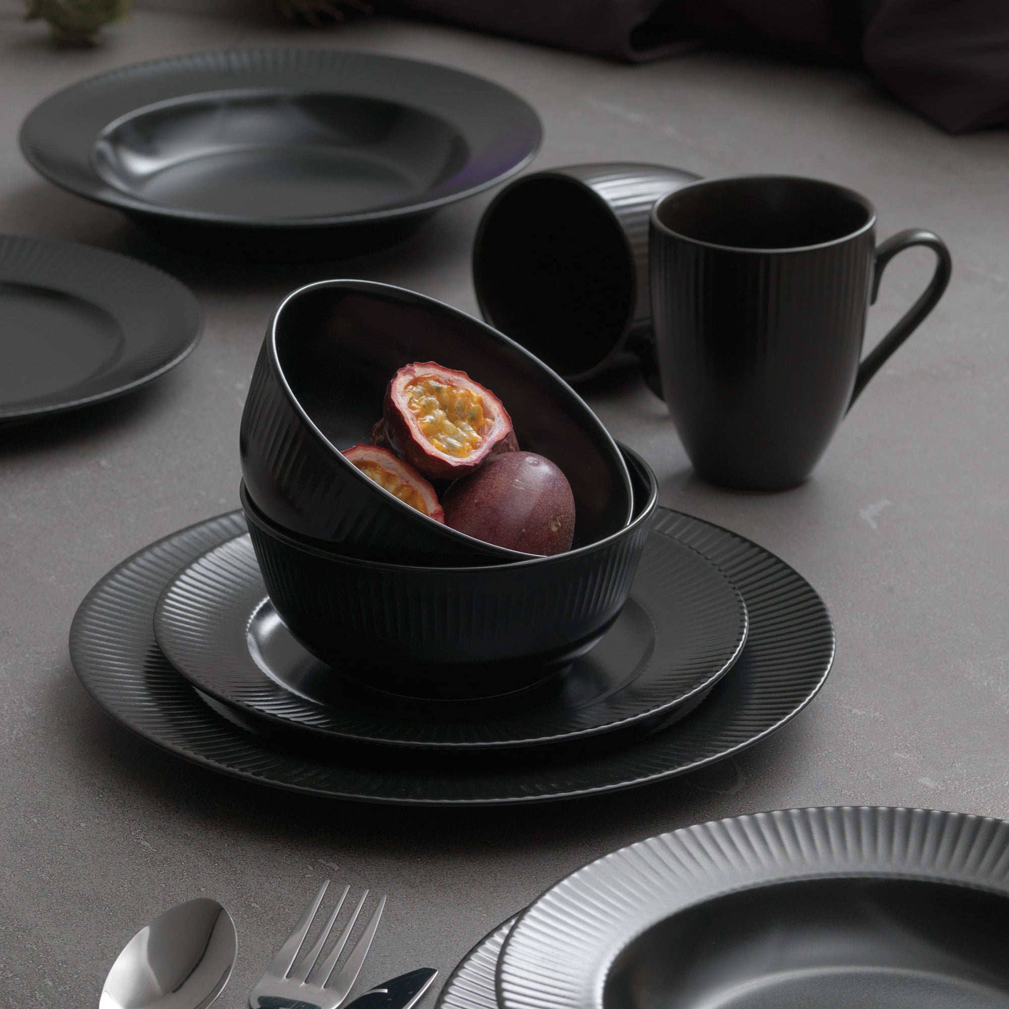 Groovy lunch plate | Black