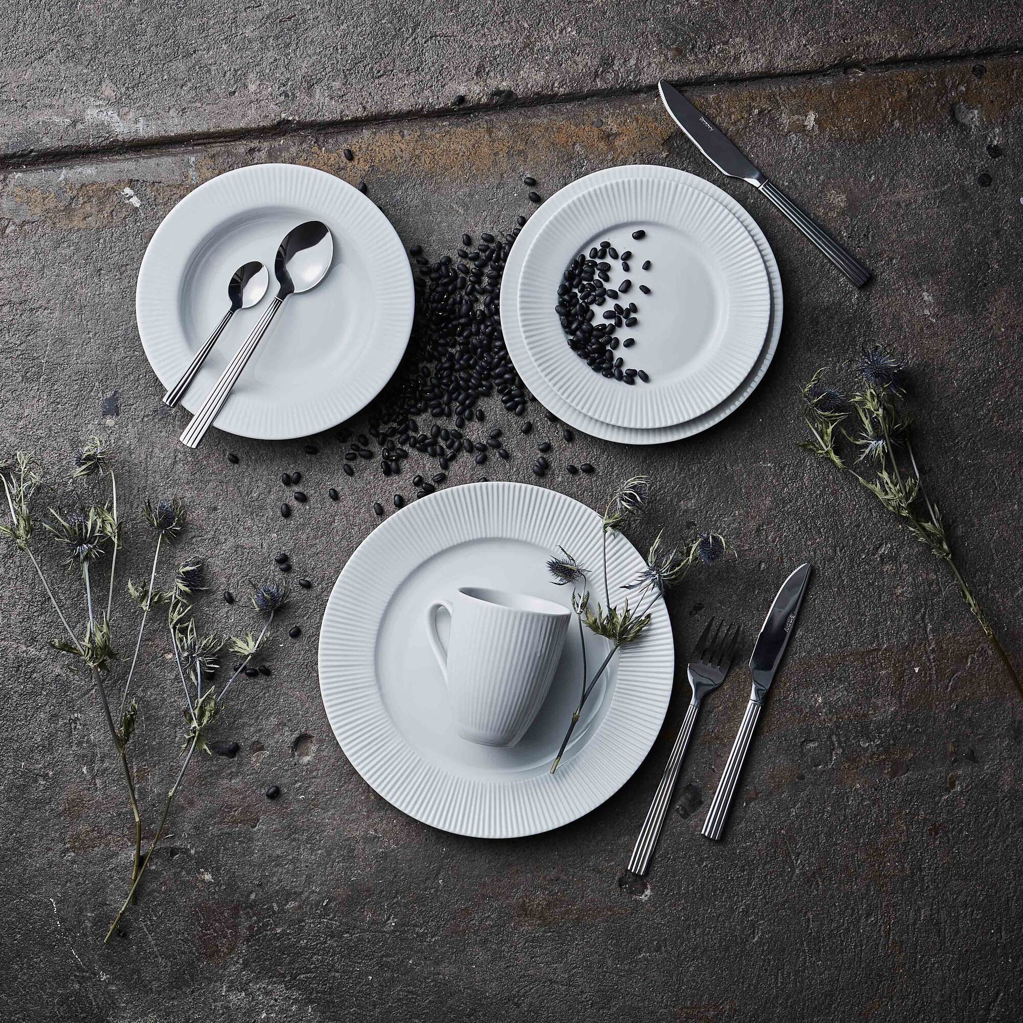 Groovy porcelain plate set 16 pieces | White