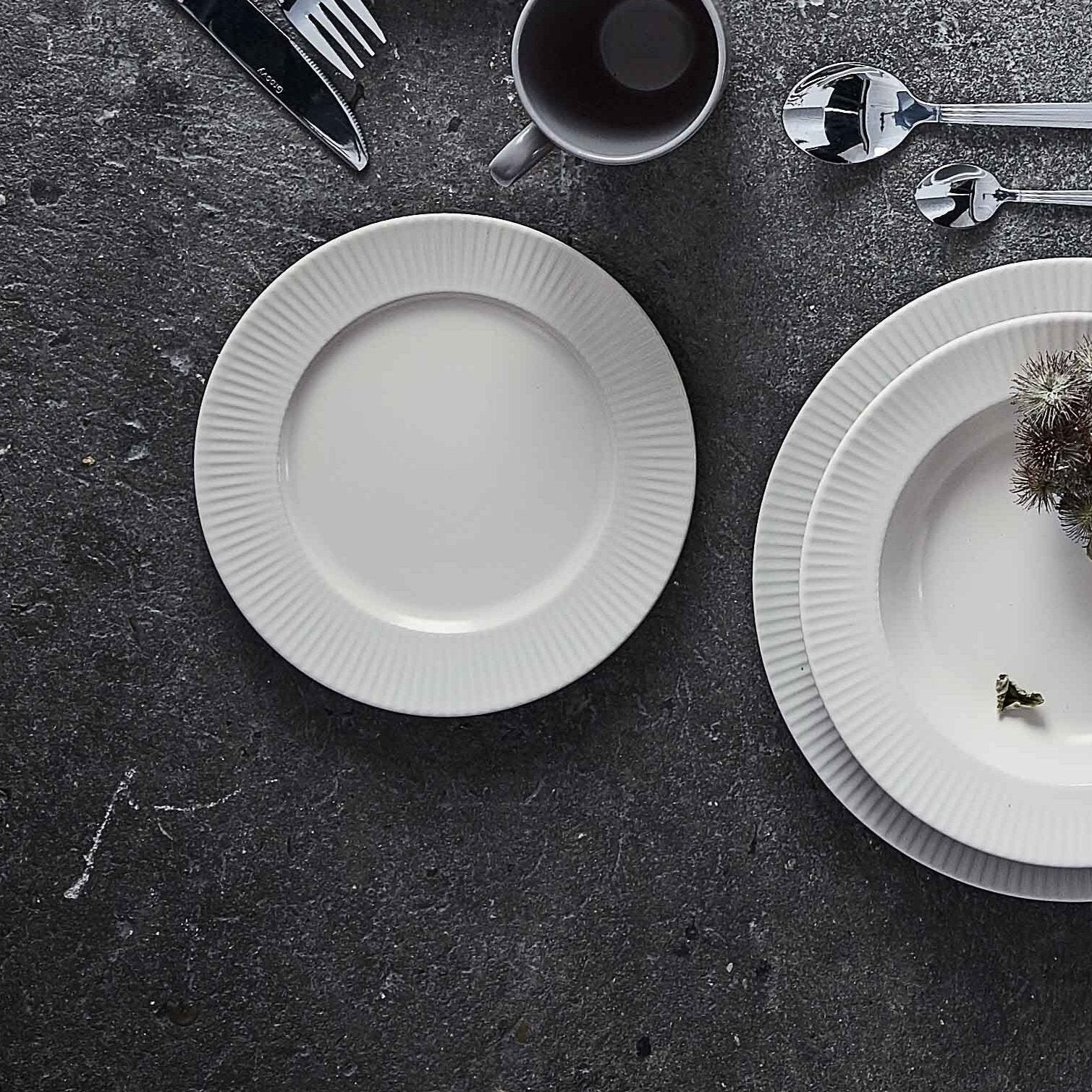 Groovy lunch plate | White