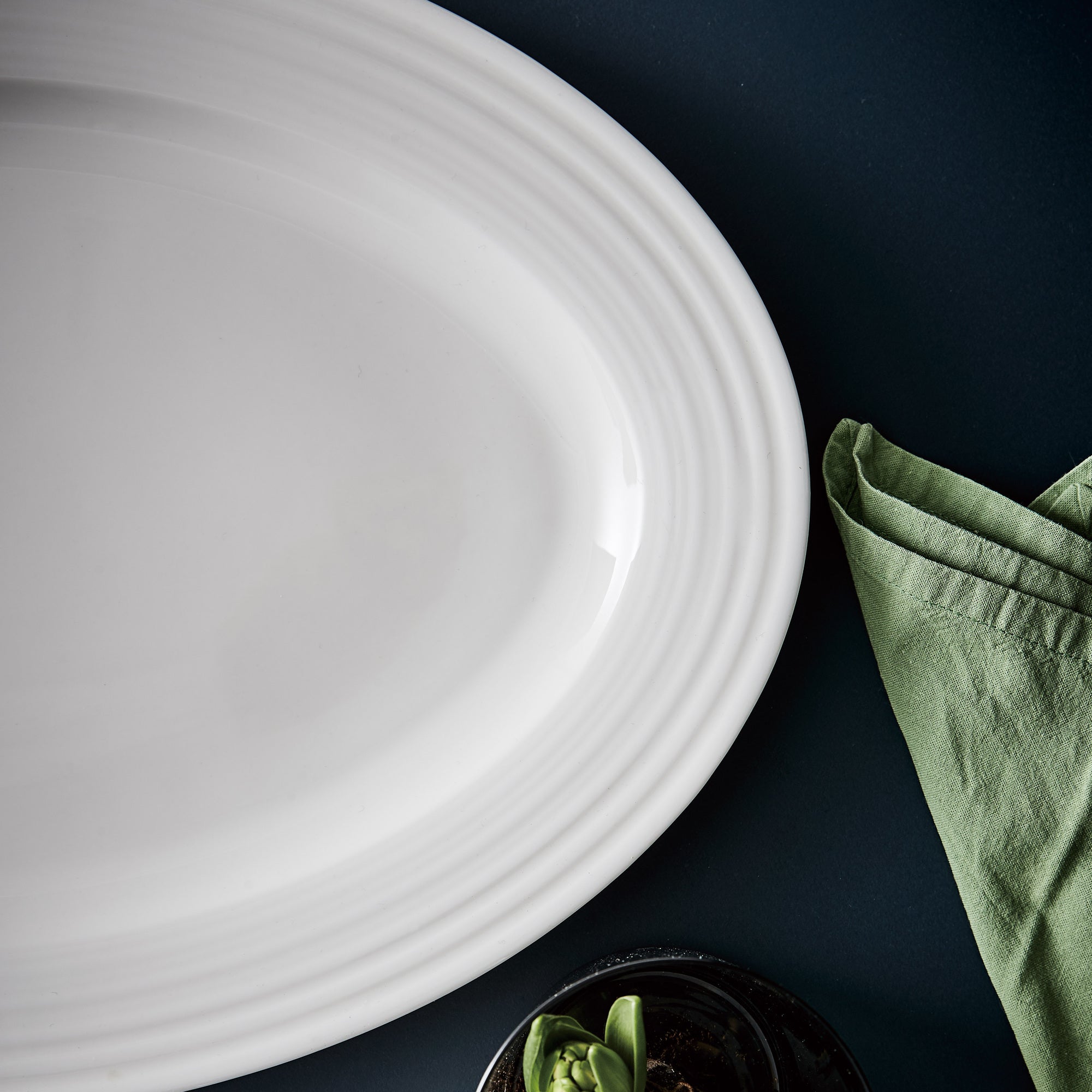 Passion - oval dish | Cream White