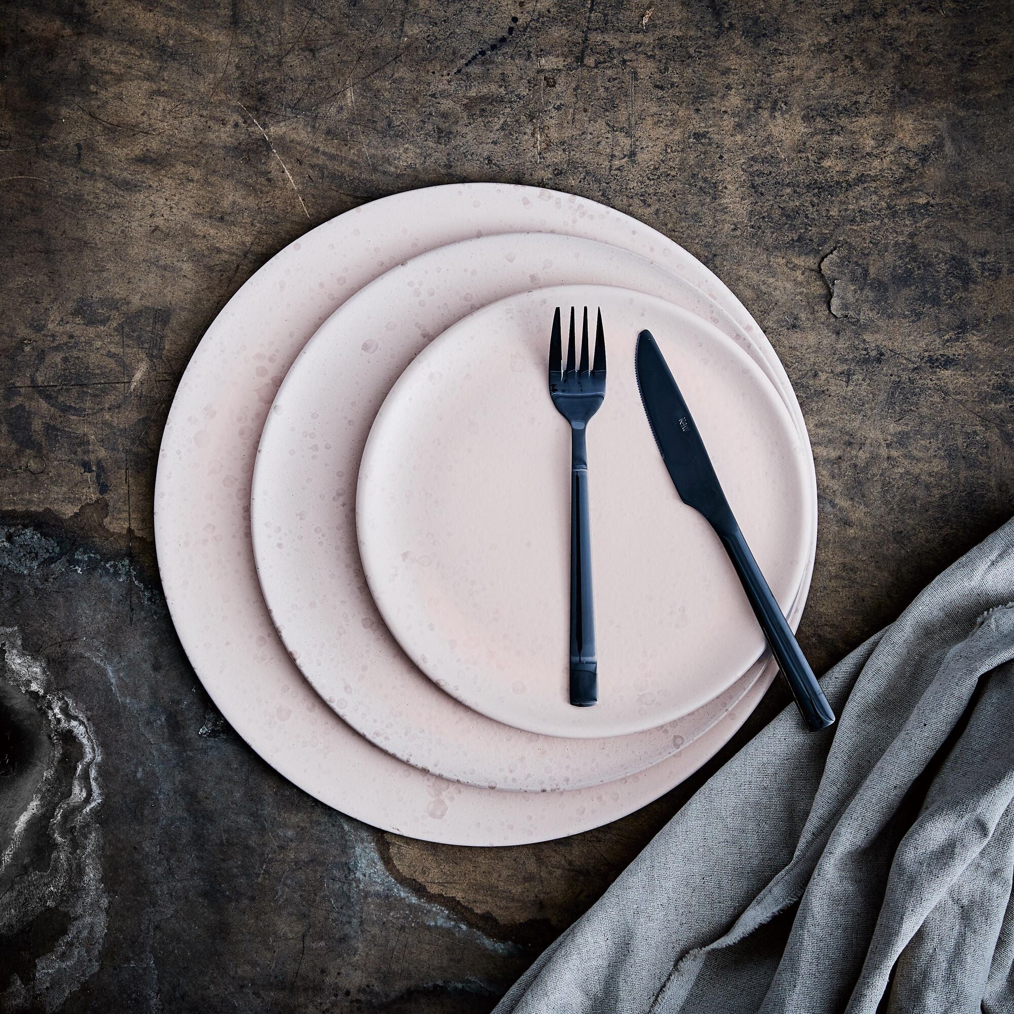 RAW round dish | Nordic Nude