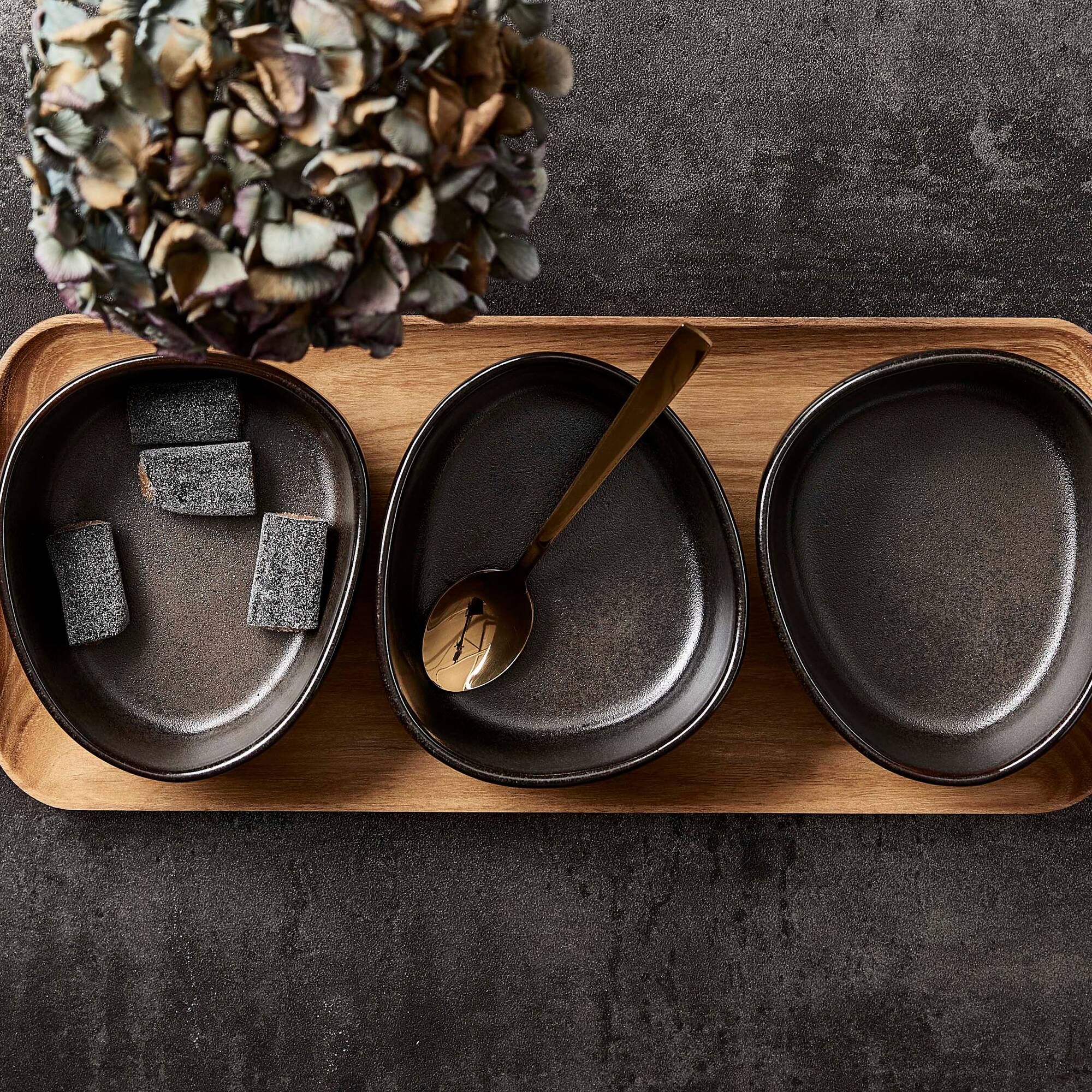 RAW Organic bowls on teak board | Metallic Brown