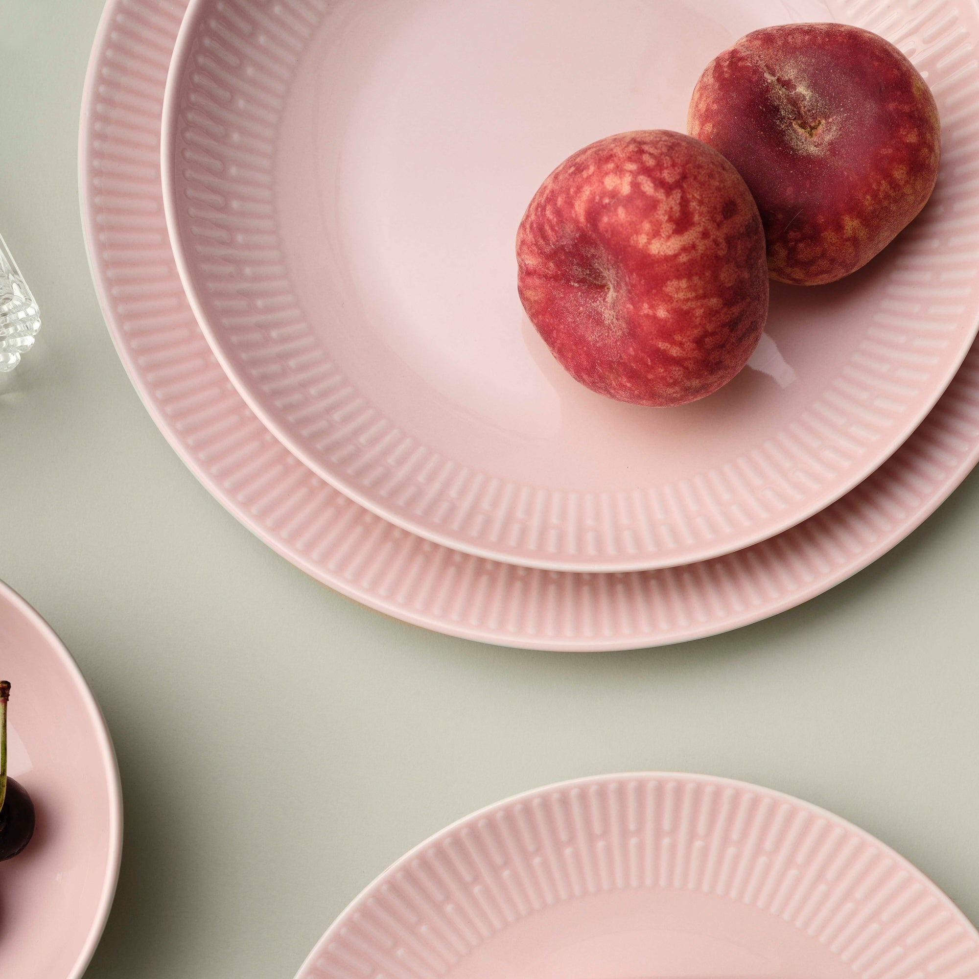 Relief lunch plate | Rosa