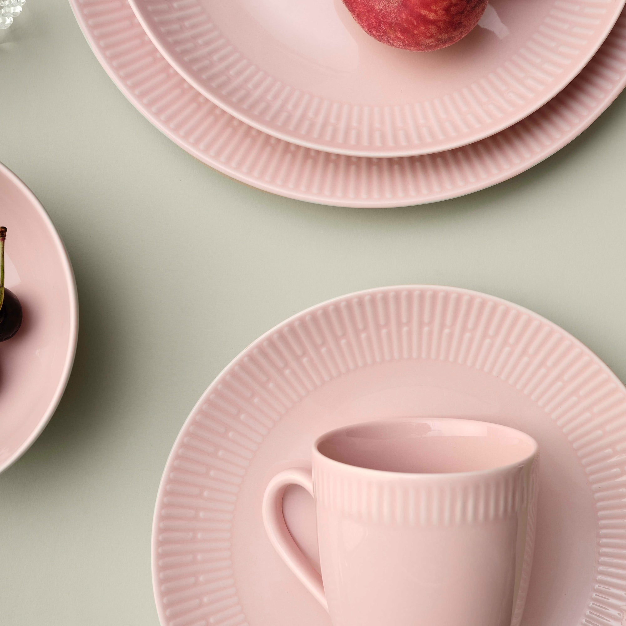 Relief mug with handle | Rosa