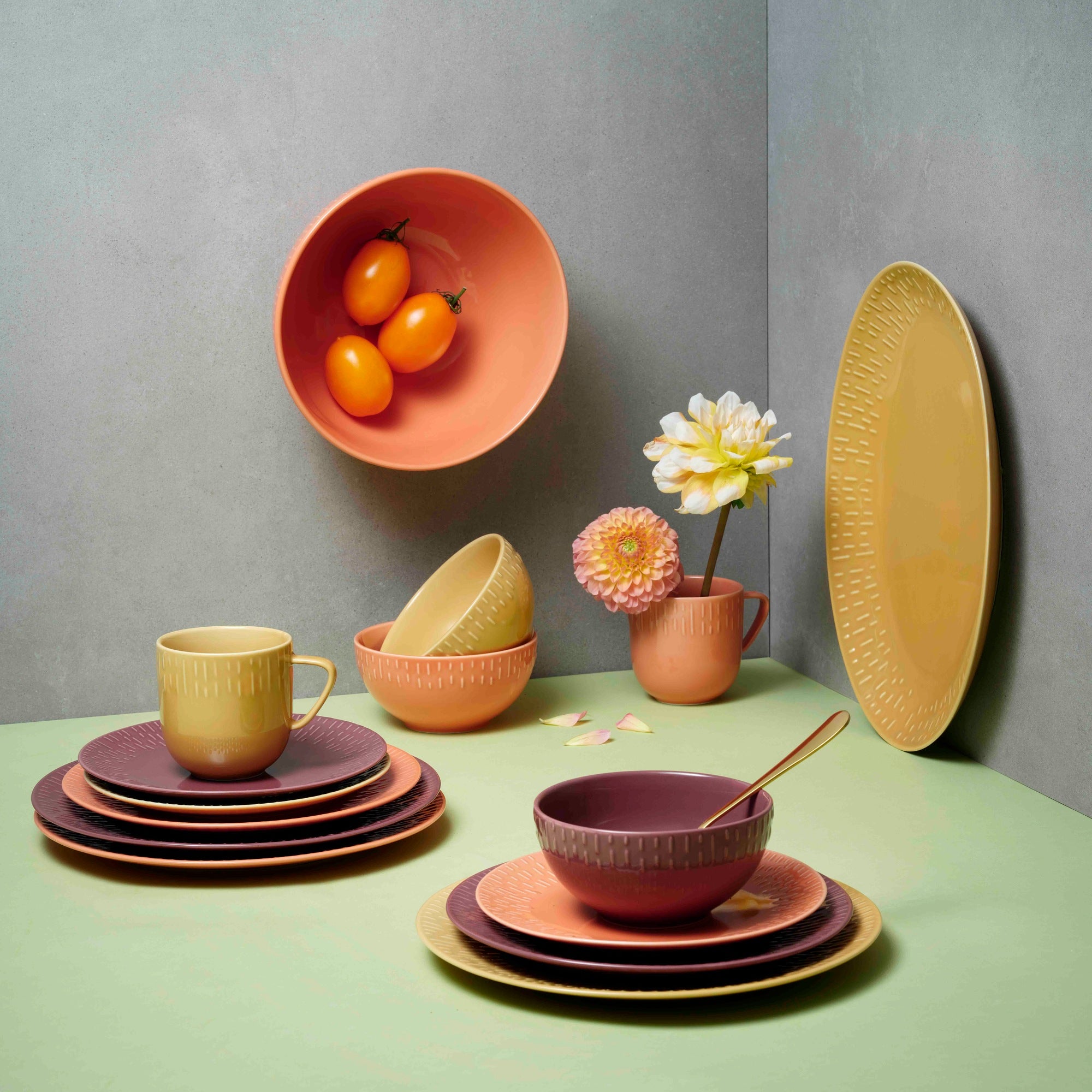 Confetti dinner plate | Bordeaux