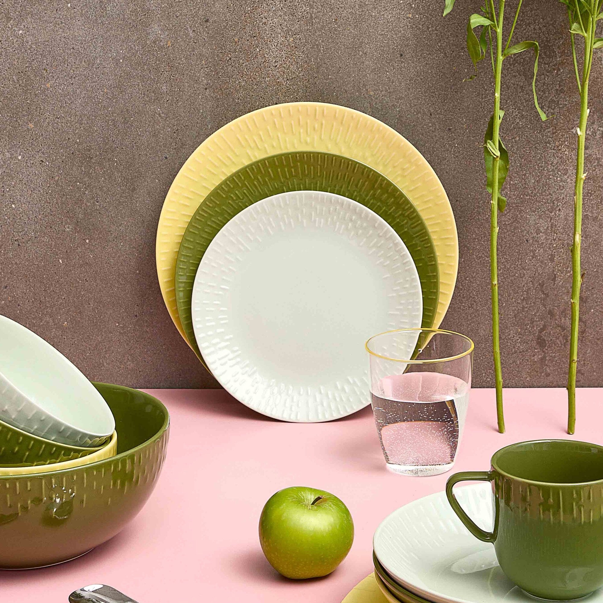 Confetti lunch plate | Olive