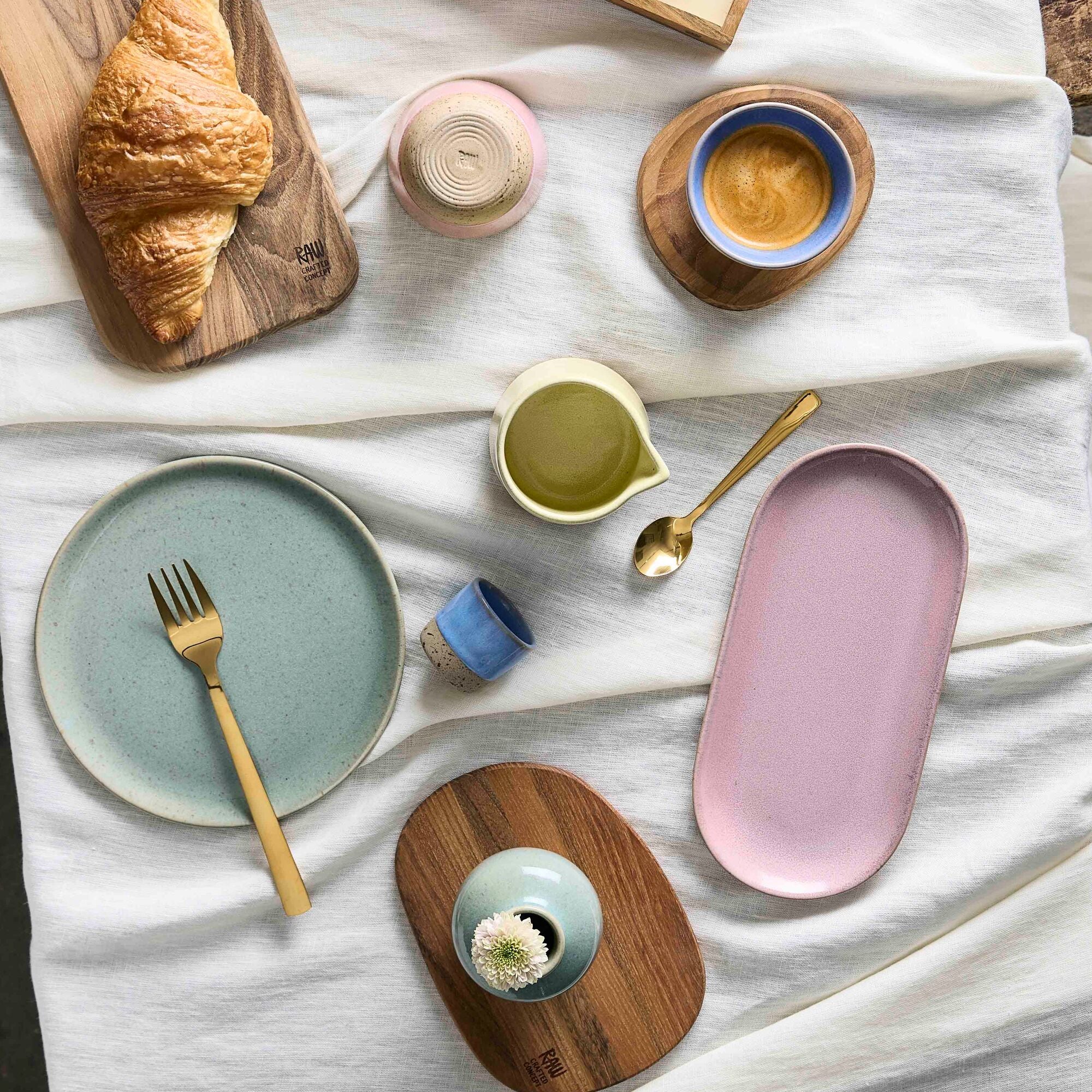 RAW Colour oval plate | Roseish