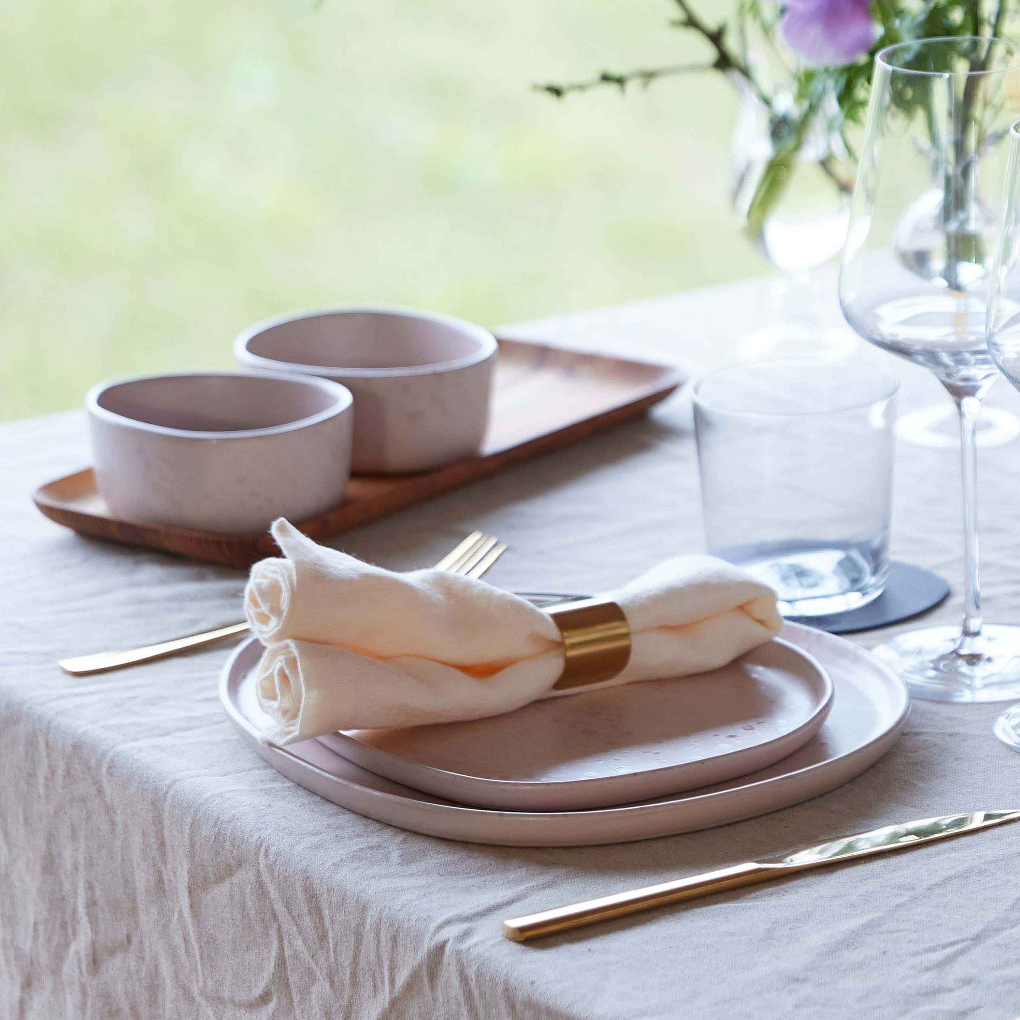 RAW Organic bowls on teak board | Nordic Nude