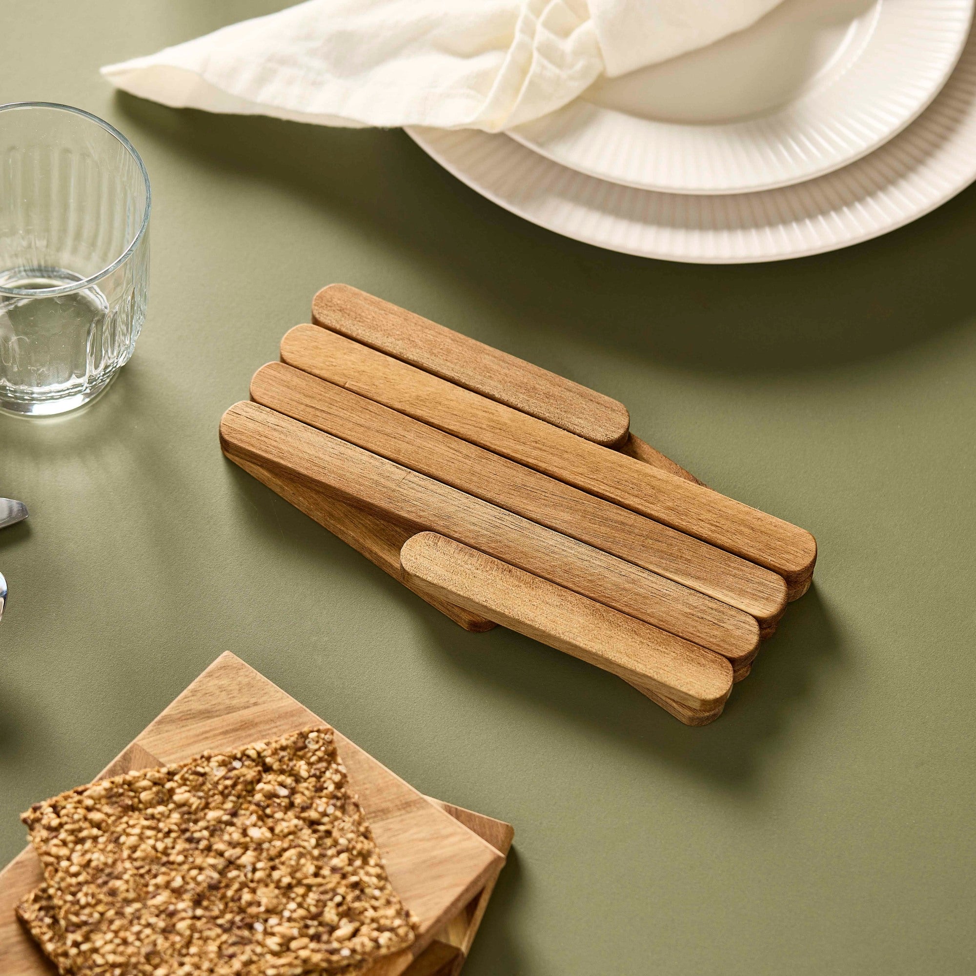 Acacia extendable trivet | Natural