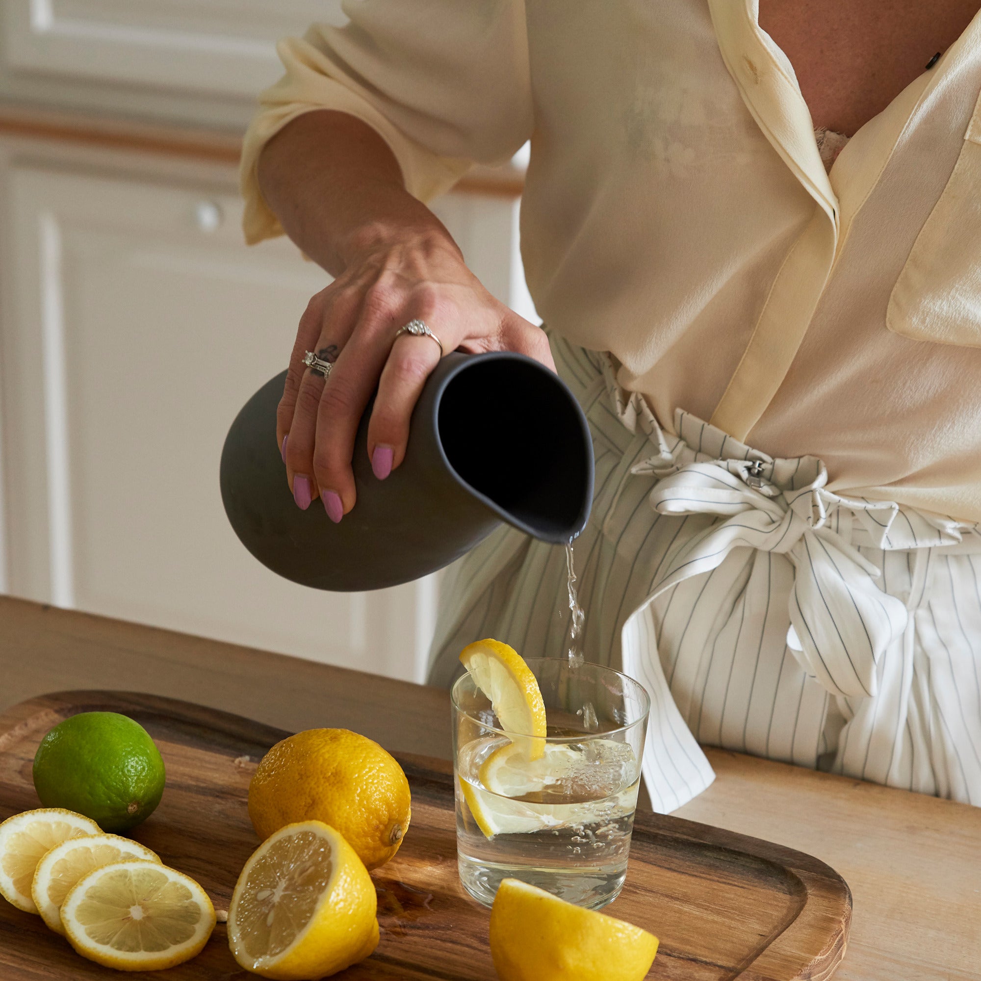 RAW Teak cutting board with juice groove 45 x 33 cm | Natural