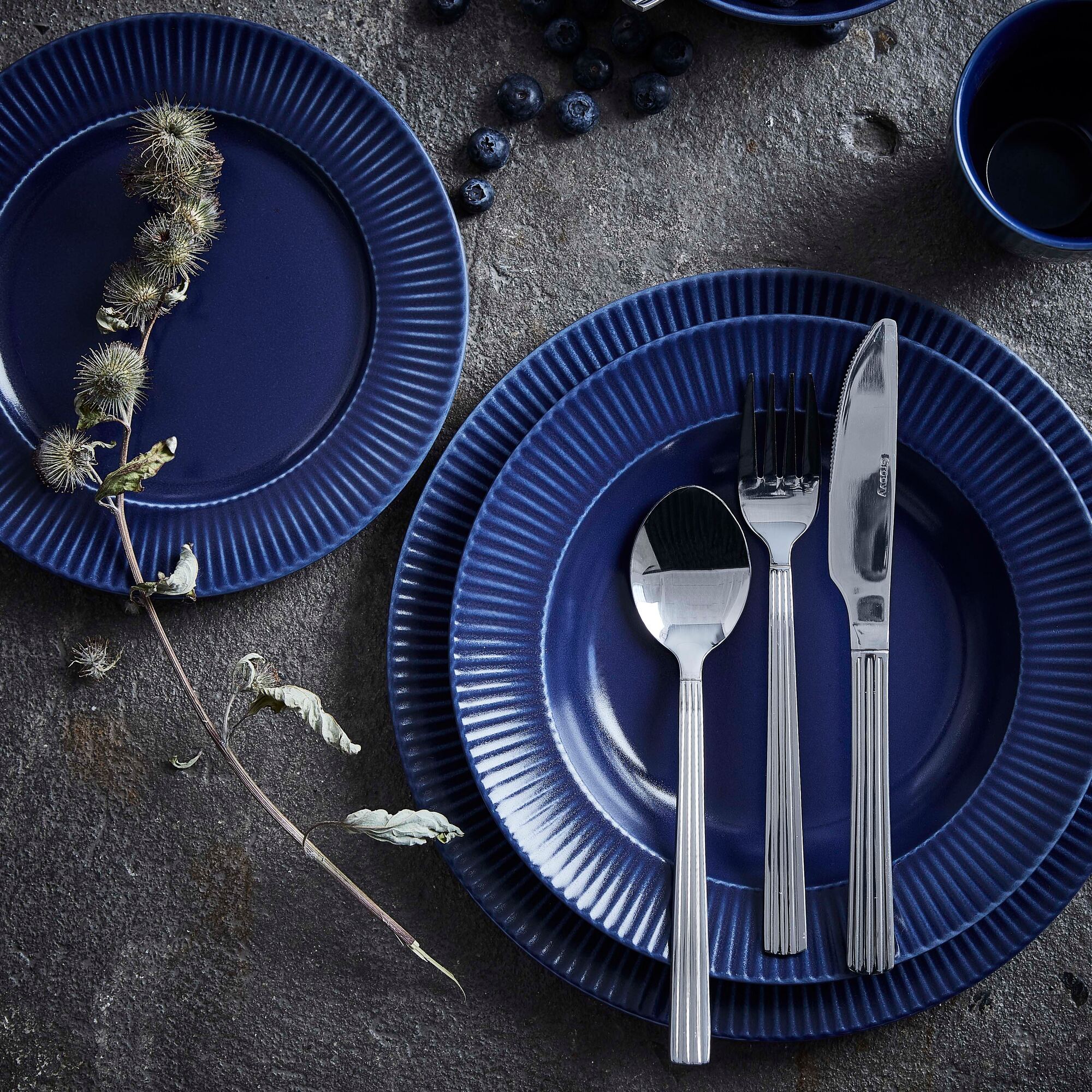 Groovy 16 piece cutlery set | Mirror Polish