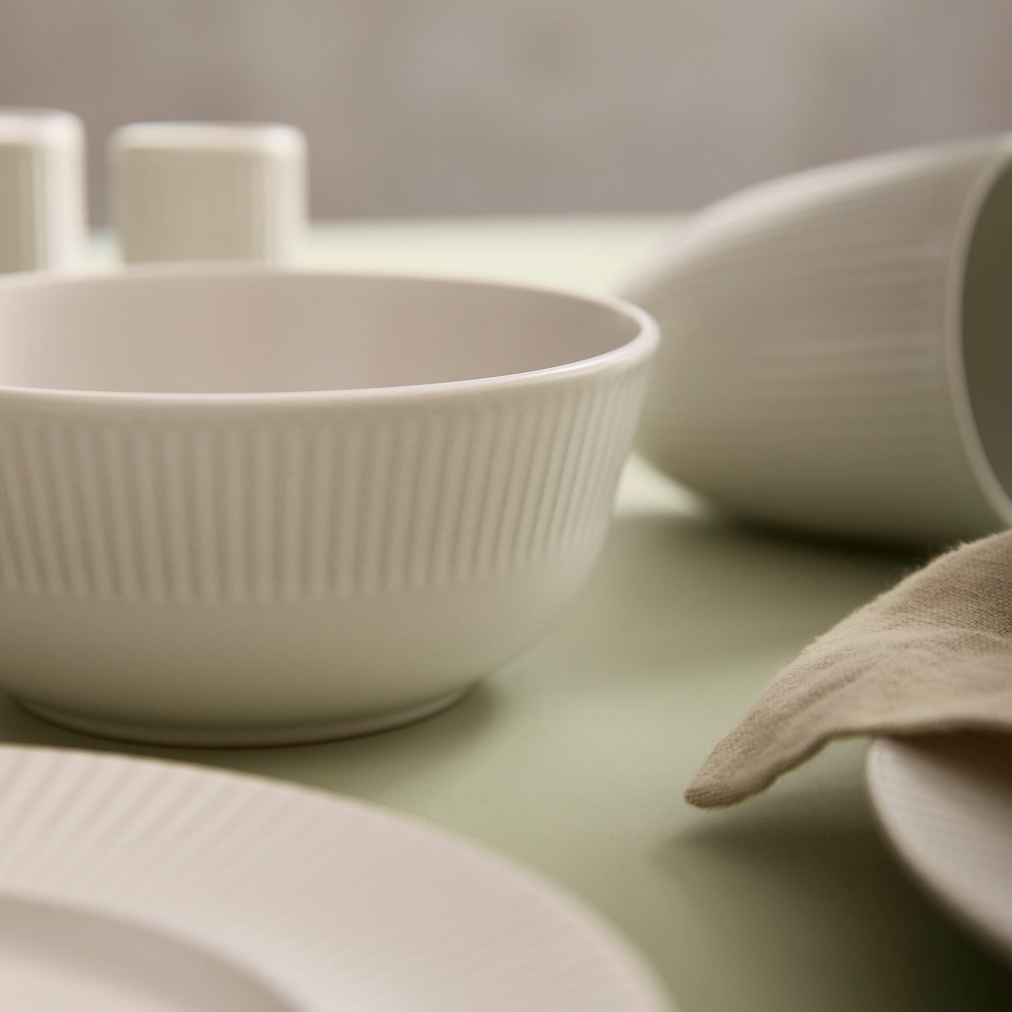Groovy bowl | White