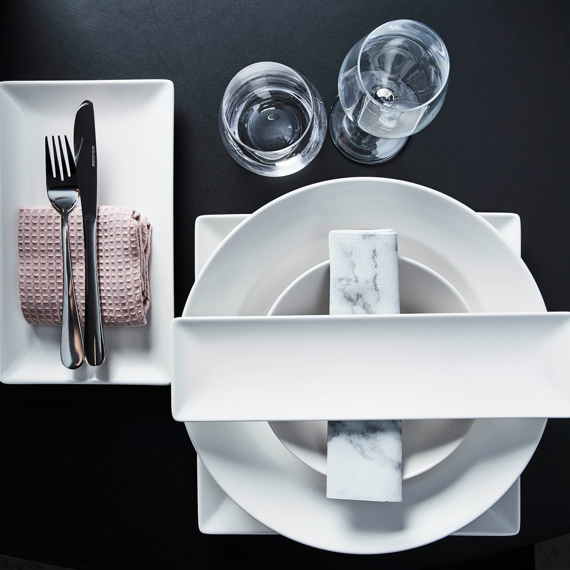 Quadro pasta plate | White