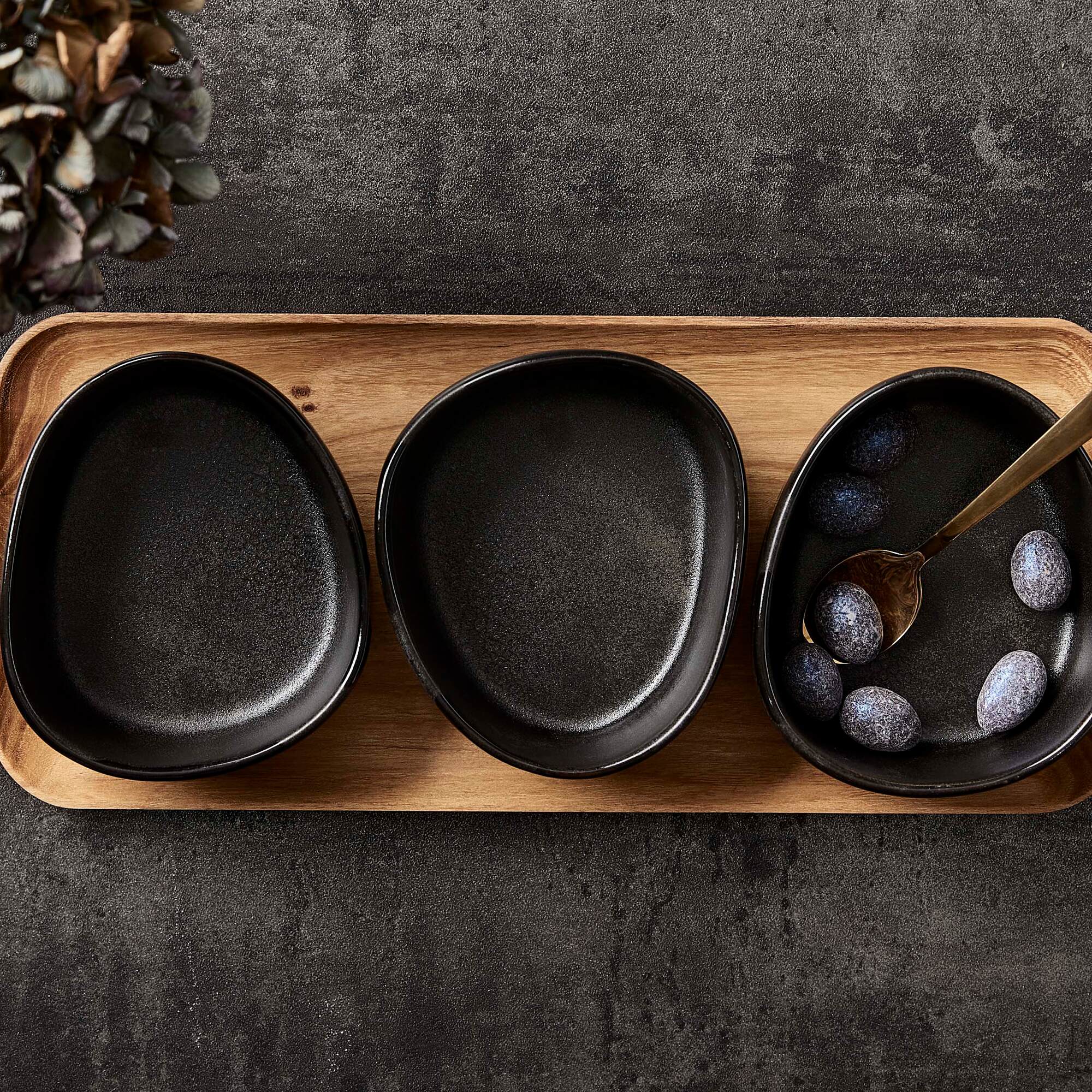 RAW Organic bowls on teak board | Titanium Black