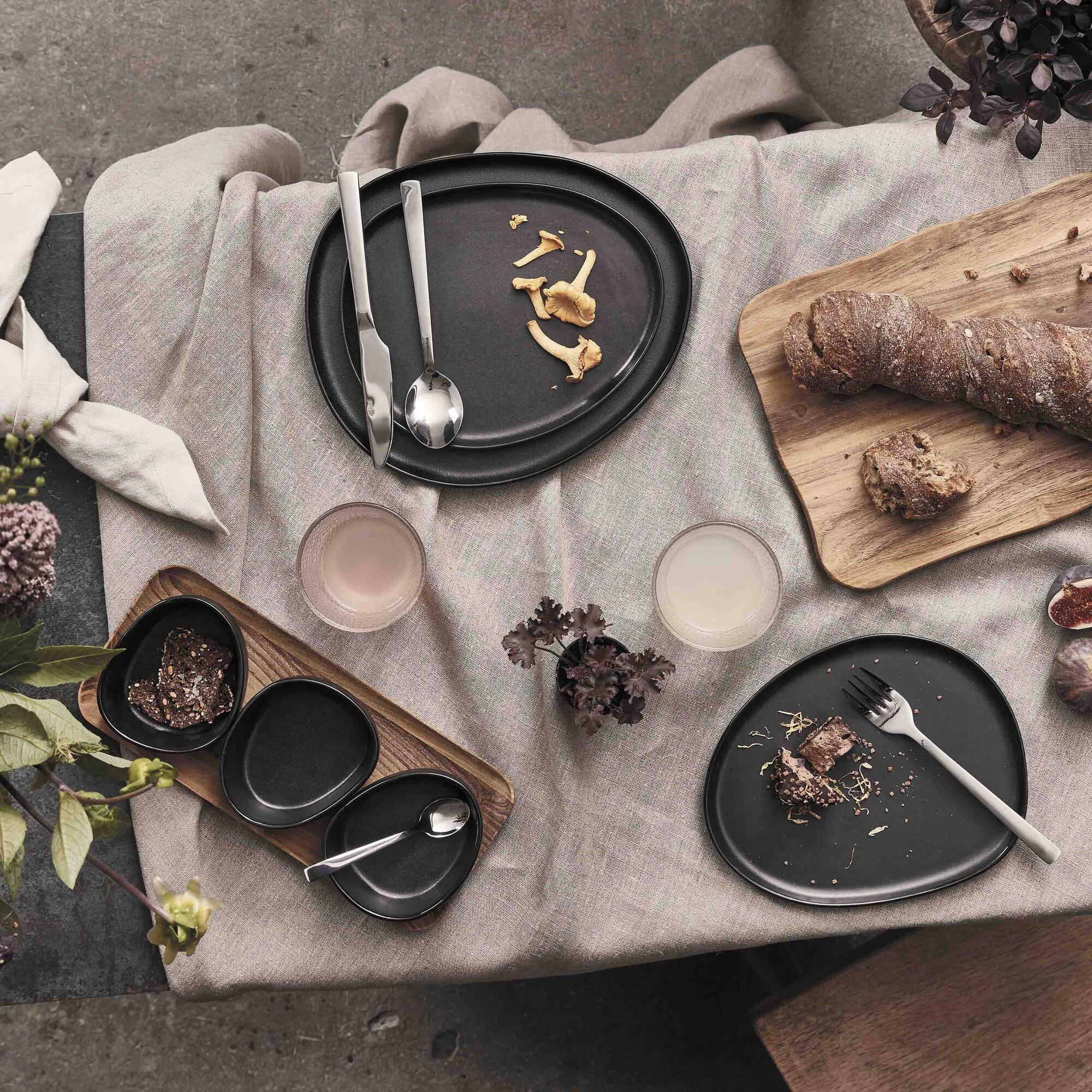 RAW Organic bowls on teak board | Titanium Black