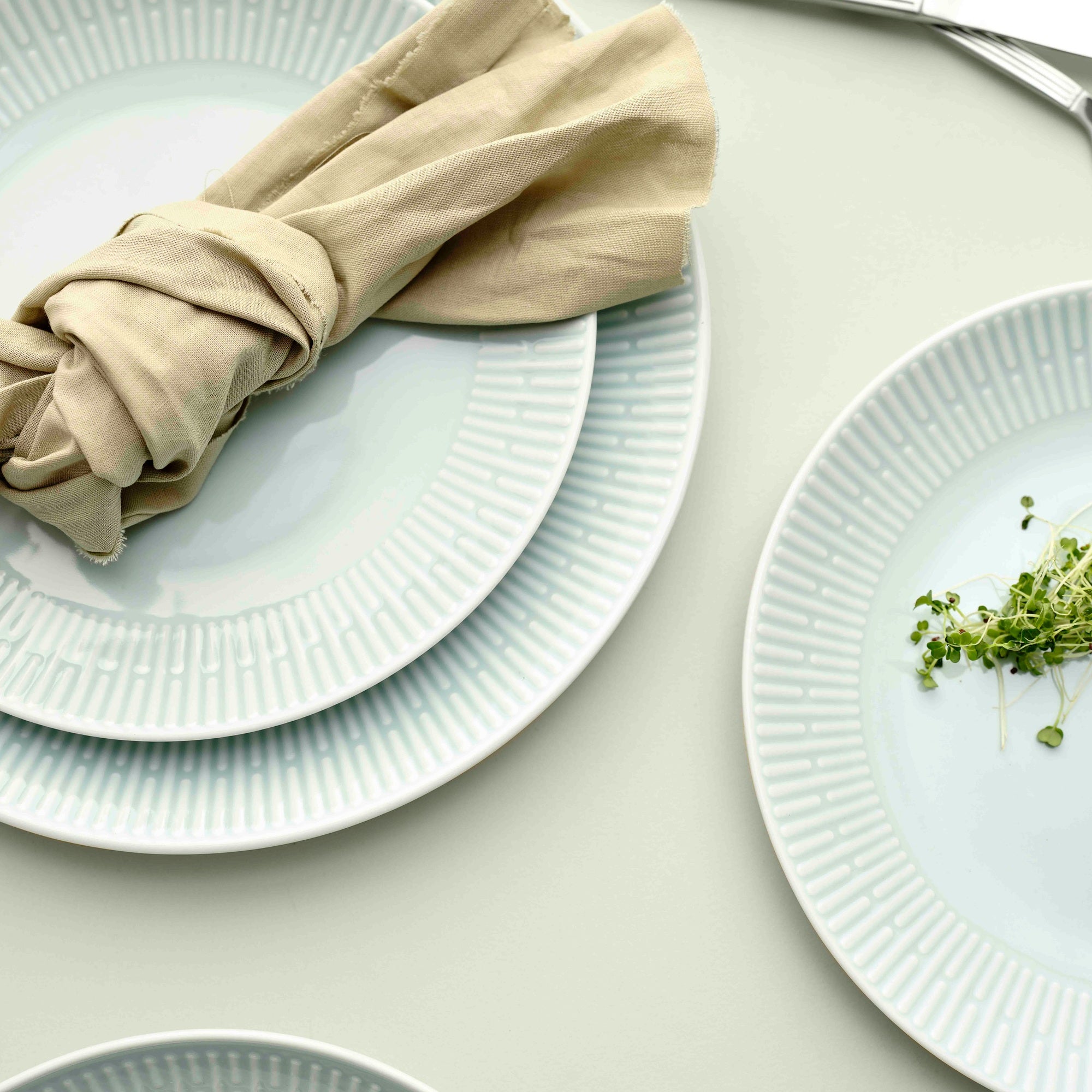 Relief lunch plate | Dusty Green